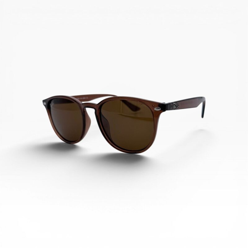 Ray-Ban i thjeshtë, linja të pastra